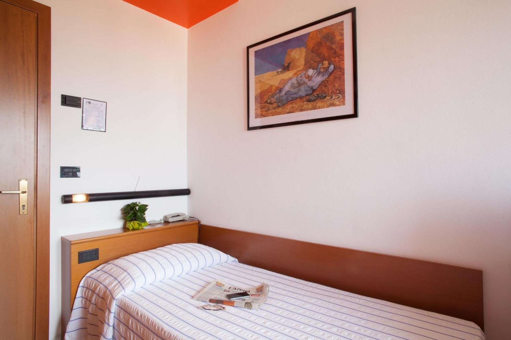 Hotel Pace Торри-дель-Бенако Экстерьер фото